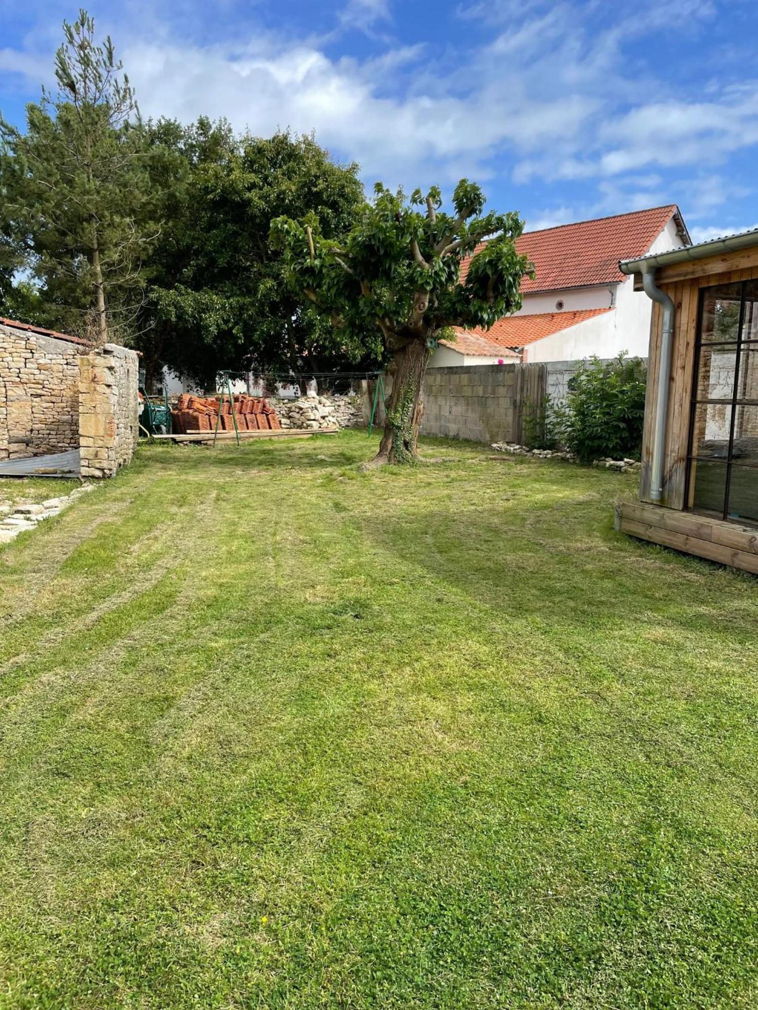 Maison Confortable A Jard-Sur-Mer Avec Grand Jardin Cloture Exterior photo